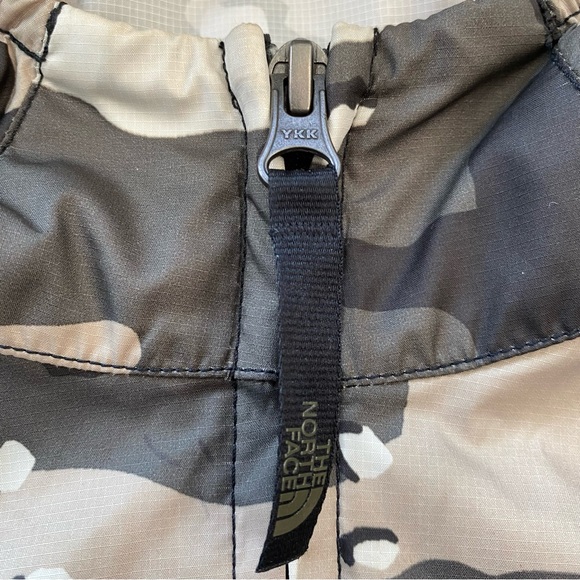 Northface WindWall WindBreaker Camo Hooded Jacket - Picture 6 of 10